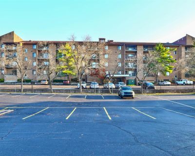 2 Bedroom 2BA 1080 ft Condo For Sale in Cincinnati, OH