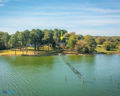 3 Bedroom 4BA 3266 ft Single Family Home For Sale in SALUDA, VA