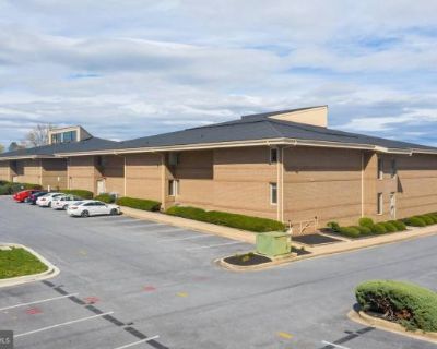 198 THOMAS JOHNSON Drive unit: 9. Parking Coffee bar Air conditioning Unit Amenities air conditioning Property Amenities coffee bar parking. 1 Bedroom. 1 Bathroom. 0 ft