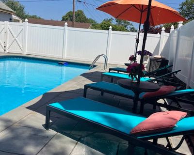 Available on: now. Furnished. Internet included * Students welcome Marta Soares will require background checks for this room Learn more. Spacious 1 bedroom loft available, private space, please note room is fully furnished, home has free wi-Fi/internet, home is close to all the town amenities, only minutes from Roger Williams University, Bristol/Warren/Newport, bike path and RIPTA buss route is...