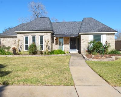4 Bedroom 2BA 2208 ft Apartment For Rent in Houston, TX