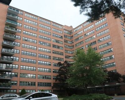 Woodland St Apt E, Hartford, Condo For Rent