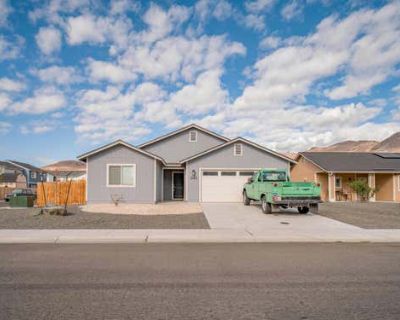 3 Bedroom 2BA 1636 ft Single Family Home For Sale in DAYTON, NV