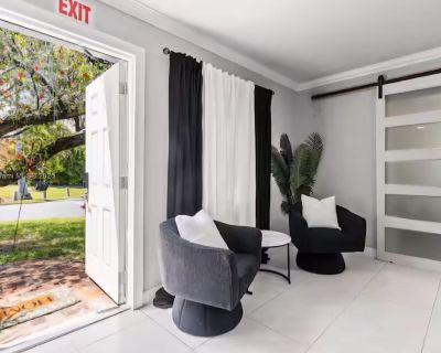 4 Bedroom 2BA 1585 ft Single Family Home For Rent in Fort Lauderdale, FL