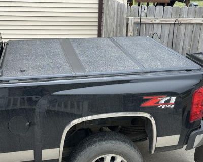 Tri fold tonneau cover for Chevy 6ft bed