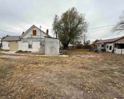 2 Bedroom 1BA 1104 ft Single Family Home For Sale in CHEYENNE, WY