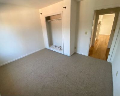 Pet friendly $650 per month room to rent in Allegro Heights