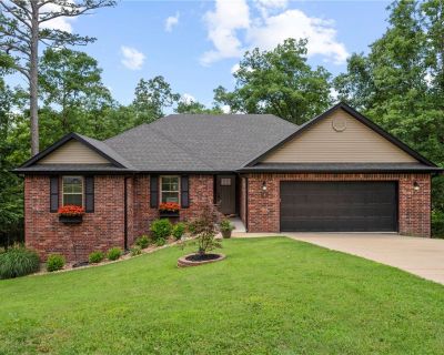 3 Bedroom 2BA 1640 ft Single Family House For Sale in Bella Vista, AR