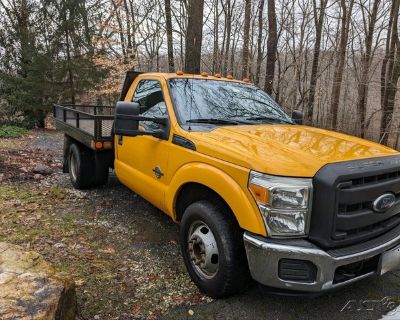 2014 Ford F350 Flatbed Truck