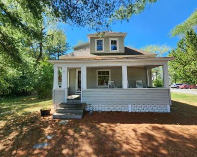 387 College Avenue. image_url. In unit laundry Patio / balcony Hardwood floors Dishwasher Pet friendly Recently renovated Unit Amenities ceiling fan dishwasher extra storage fireplace hardwood floors in unit laundry microwave oven patio / balcony range refrigerator recently renovated Property Amenities cats allowed dogs allowed pet friendly. Pets allowed. 3 Bedroom. 2 Bathroom. 1100 ft