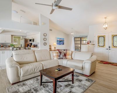 3 Bedroom 2.5BA Pet-Friendly House Vacation Rental in Sand Bunker, Rotonda West, FL