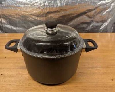 Scanpan nonstick Dutch oven / soup pot