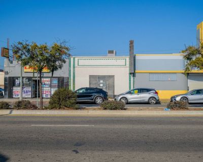 2450 ft Commercial Property For Rent in Los Angeles, CA
