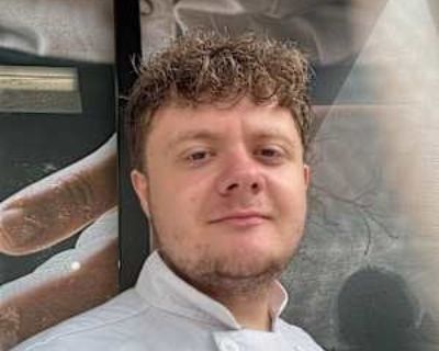 LGBTQ+ friendly * Non-smoker * Interested in teaming-up. Budget: $800 per month. Ready to move: now. Looking for myself. Moving to Rochester soon and need a place to stay! I am very easy going and social, quiet, respectful, i dont drink or smoke or have any pets and always pay on time please don t hesitate to contact me!