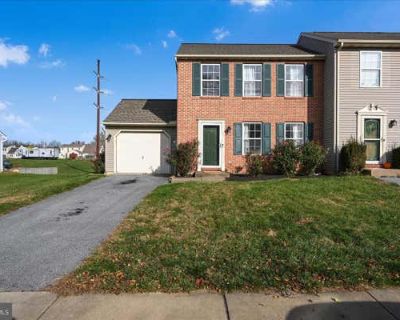 3 Bedroom 2BA 1716 ft Townhouse For Sale in MARIETTA, PA
