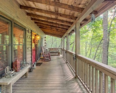 2 Bedroom 1BA Pet-Friendly Cabin Vacation Rental in Lil Beaver, Blue Ridge, GA