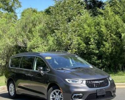 Used 2022 Chrysler Pacifica Touring L