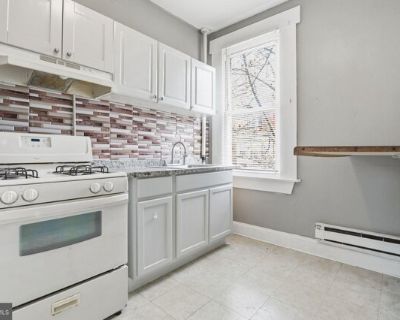 5 S Wickham Rd Apt 2. Unit 2 - Upper Level (3BR / 1BA) Well-maintained 3-bedroom, 1-bath upper unit with generous room sizes and a traditional layout. Features include a bright, fully equipped kitchen, spacious living area, and three well-sized bedrooms, which is perfect for long-term rental income or multi-generational living. Private, separate entrance provides added privacy and ease of acces...