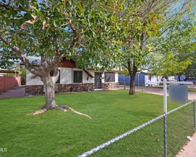 3 Bedroom 1BA 1210 ft Single Family House For Sale in Glendale, AZ