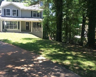 2376 ft Furnished Room For Rent in Stone Mountain, GA