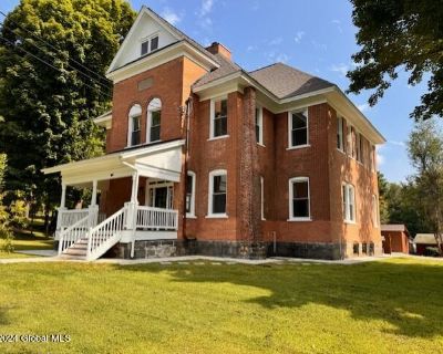 10 Bedroom 9BA 3909 ft Multi-Family For Sale in Bolton Landing, NY