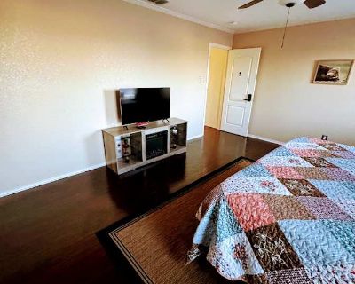 Private room with ensuite in a House, San Antonio, TX 78244
