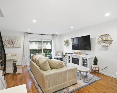 2 Bedroom 2BA 930 ft Condo For Rent in Fairfield, CT