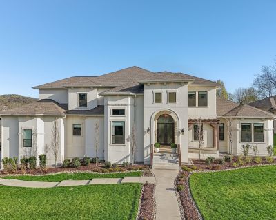 5 Bedroom 5BA 5283 ft Furnished Single Family Home For Sale in Franklin, TN