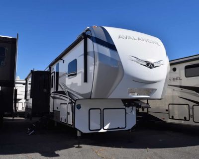 2023 Keystone AVALANCHE 302RS