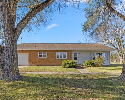 3 Bedroom 1BA 1332 ft Single Family House For Sale in Carson City, MI