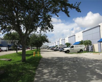 Commercial Property For Rent in Miami Gardens, FL