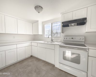 2 Bedroom 1BA 500 ft Apartment For Rent in Phoenix, AZ