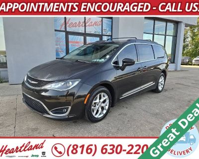 Used 2017 Chrysler Pacifica Touring L