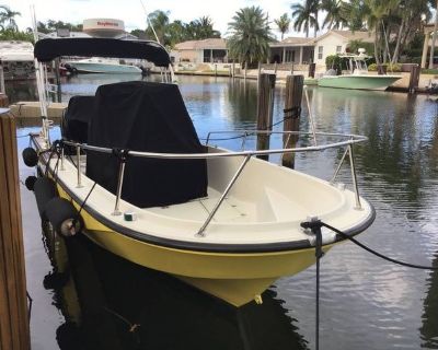 1983 Boston Whaler 22 Outrage