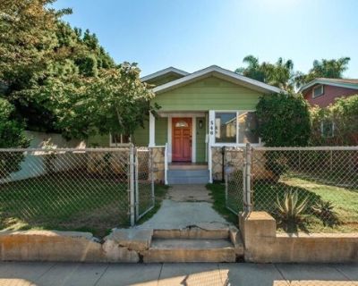 546 San Juan Ave. Welcome to a beautifully remodeled Venice bungalow offering modern comfort in one of LA's most sought-after coastal neighborhoods. This charming 2-bedroom, 1-bath front unit home has been thoughtfully updated throughout, blending timeless character with fresh contemporary finishes. Step inside to an open, light-filled layout featuring brand-new flooring, fresh interior paint, ...