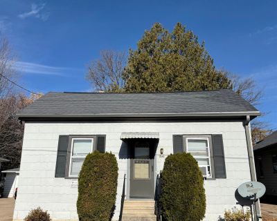 2 Bedroom 1BA 852 ft Single Family House For Sale in Oshkosh, WI