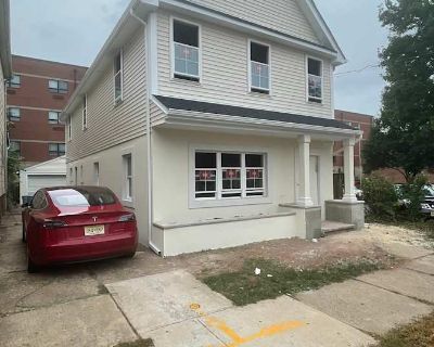 Private room with own bathroom in a House, New Brunswick, NJ 08901