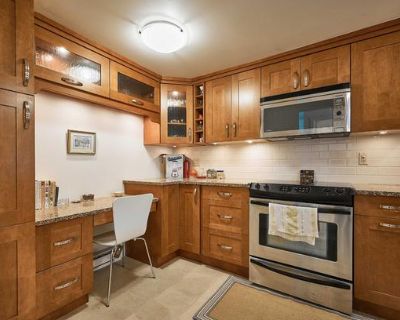 1054 SQ Ft 1 Bedroom 2 Bathrooms