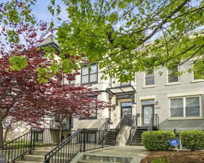 1201 Kenyon St NW Apt 5. Amazing opportunity to lease this penthouse condo in Columbia Heights. The beautifully furnished condo is 2 stories with a private rooftop terrace for entertainment. Enjoy the best of DC and the spectacular views across the Capitol. The unit has 3 bedrooms and 3 full baths plus a half bath. Fantastic gourmet kitchen with top-of-the-line appliances. The unit comes with a...