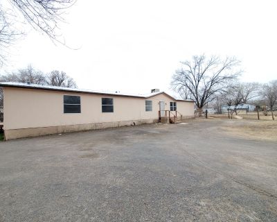 4 Bedroom 3BA 2240 ft Pet-Friendly House For Rent in Bosque Farms, NM