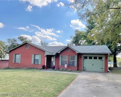 3 Bedroom 1BA 1068 ft Single Family House For Sale in Greenwood, AR
