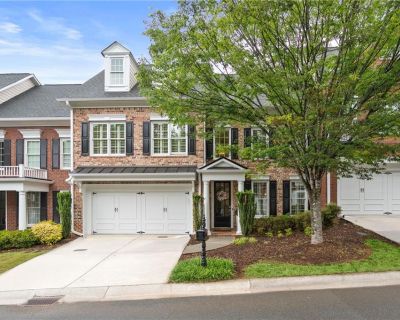 4 Bedroom 3BA 3877 ft Townhouse For Sale in Roswell, GA