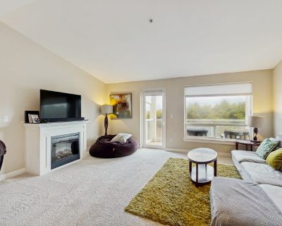 2 Bedroom 2BA Pet-Friendly House Vacation Rental in Lighthouse Views, Westport, WA