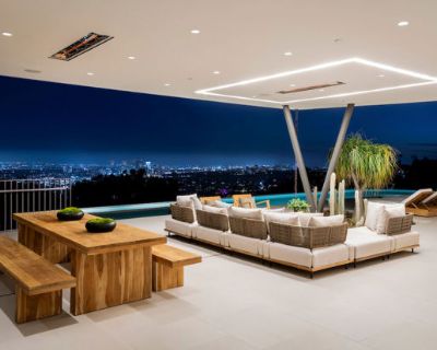 5 Bedroom 8BA 13500 ft Single Family Home For Sale in Los Angeles, CA