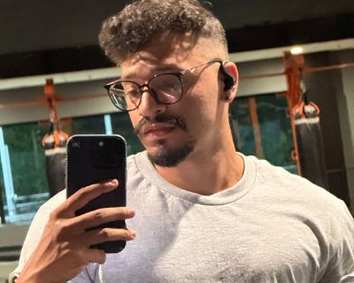 Currently I live alone, just want to find a roommate to save money. I mainly play video games & been getting back into fitness..