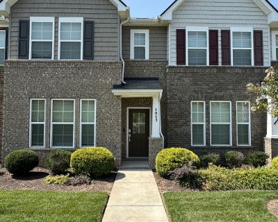 3 Bedroom 2BA 2009 ft Townhouse For Sale in Gallatin, TN