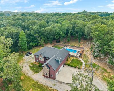 4 Bedroom 4BA 3704 ft Single Family Home For Sale in Dickson, TN