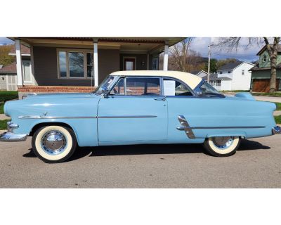 1953 Ford Victoria Crestline