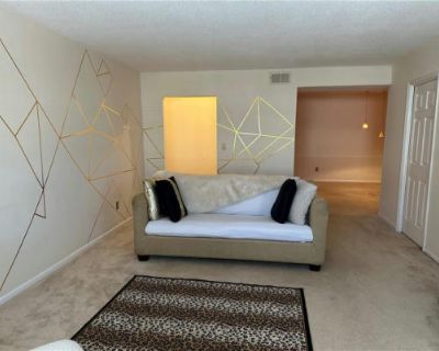 3 Bedroom 2BA 1469 ft Condominium For Sale in Sandy Springs, GA