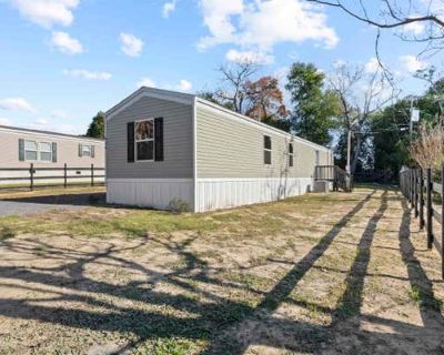 3 Bedroom 2BA 858 ft Manufactured Home For Sale in WEST COLUMBIA, SC